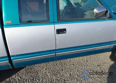 1993 Chevrolet Gmt-400 C2500 z USA, uszkodzony, nr VIN 2GCFC29K6P1226415